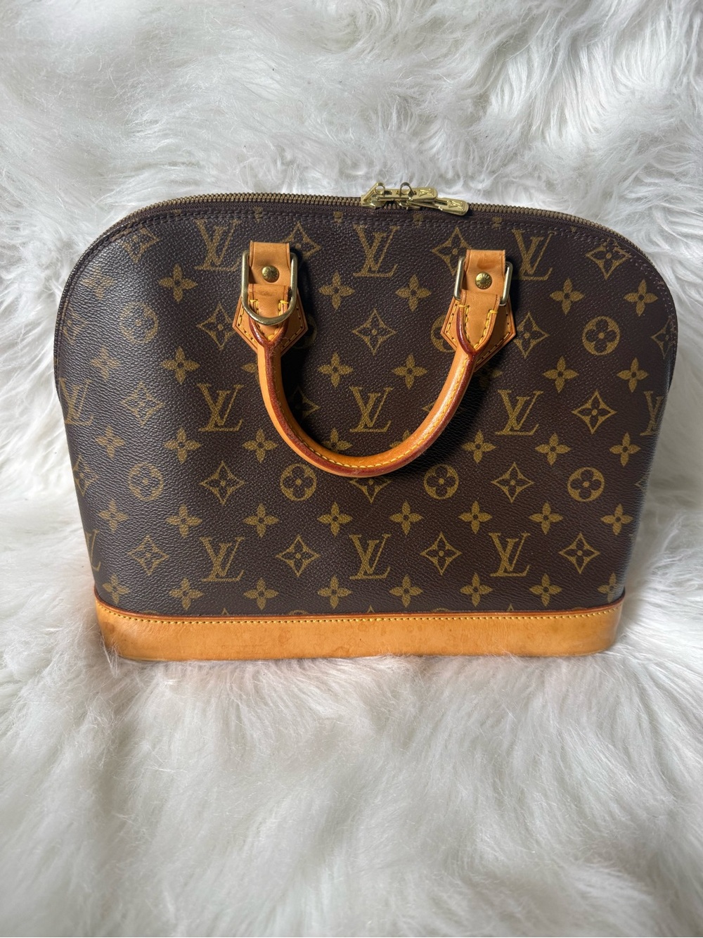 Louis Vuitton Brown Monogram Alma Satchel with Vachetta Trim - Picture 3 of 15